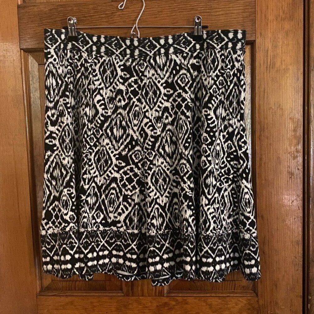 Cute Black & White Skirt - Brand New! XL